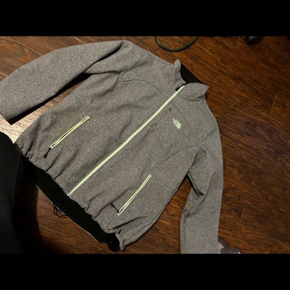 North face Grey and green jacket - Picture 1 of 5